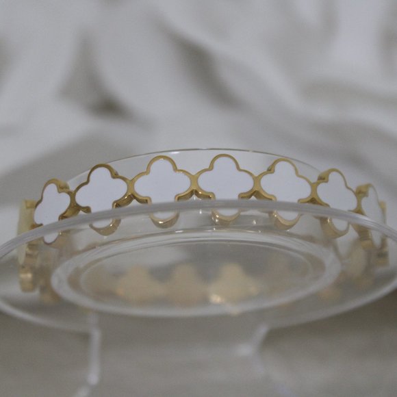 Four Leaf Clover Bangle - Picture 2 of 6